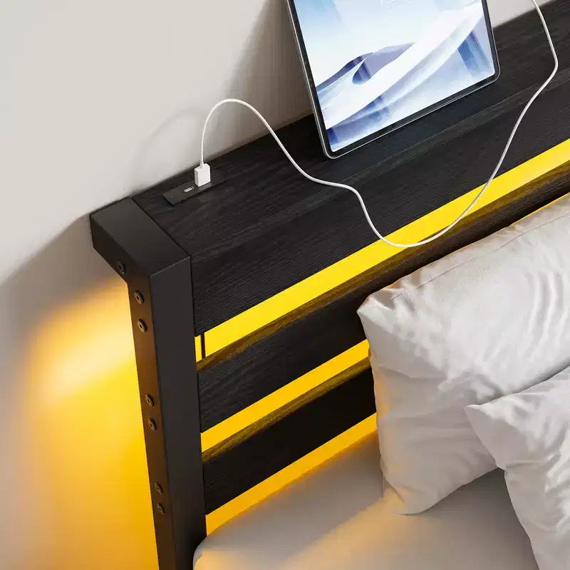 Cadre de lit plateforme LED noir robuste avec tête de lit et station de recharge USB