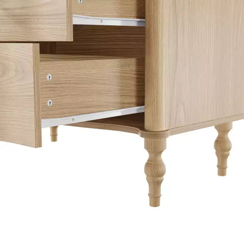 Table de chevet en bois à 3 tiroirs avec façade incurvée et pieds tournés de style vintage